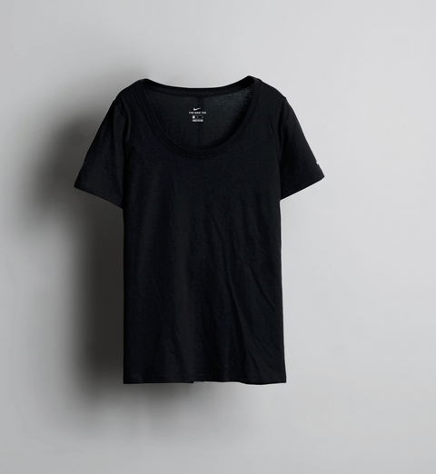 Nike Women's Core Cotton Scoop Neck T- Shirt (P)